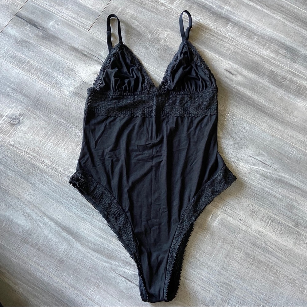 🖤 Victoria’s Secret Lace Black Bodysuit